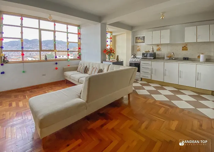 Plaza De Armas 8-minute 3br